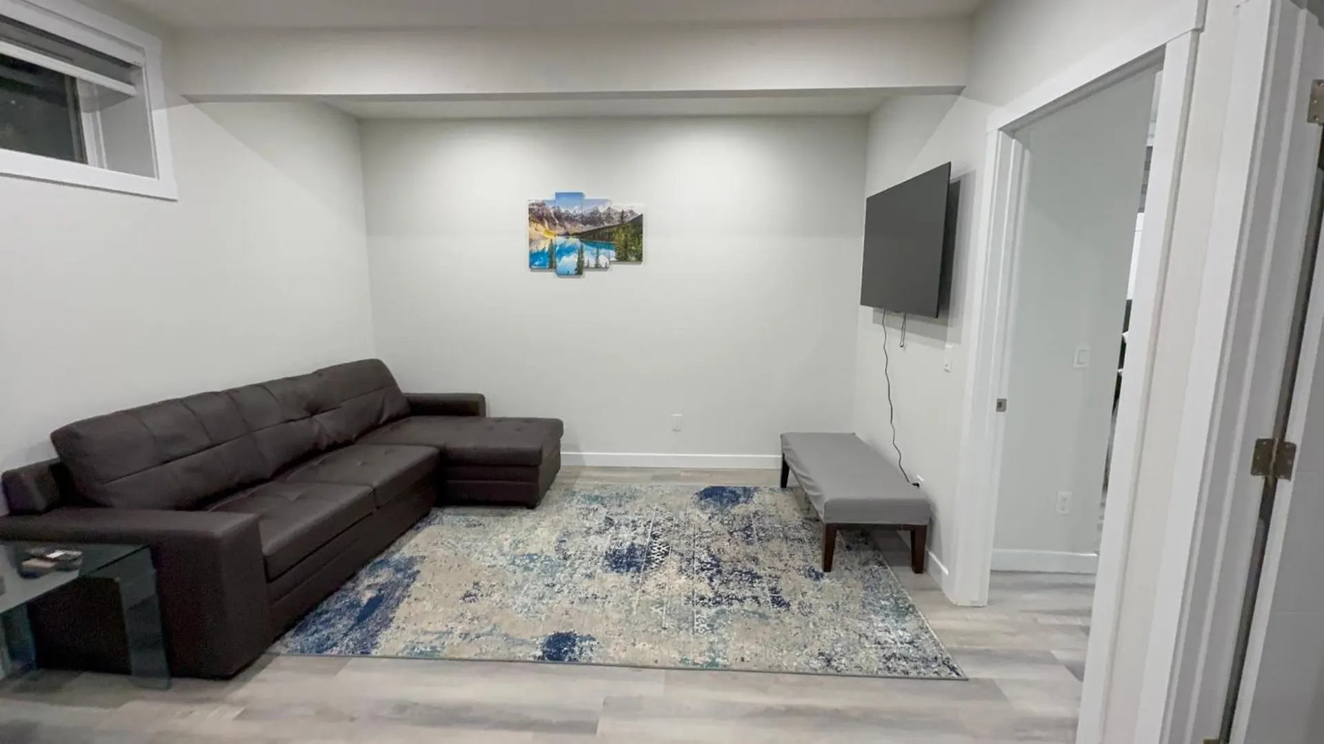 Private Modern 2 Bedroom Suite カルガリー